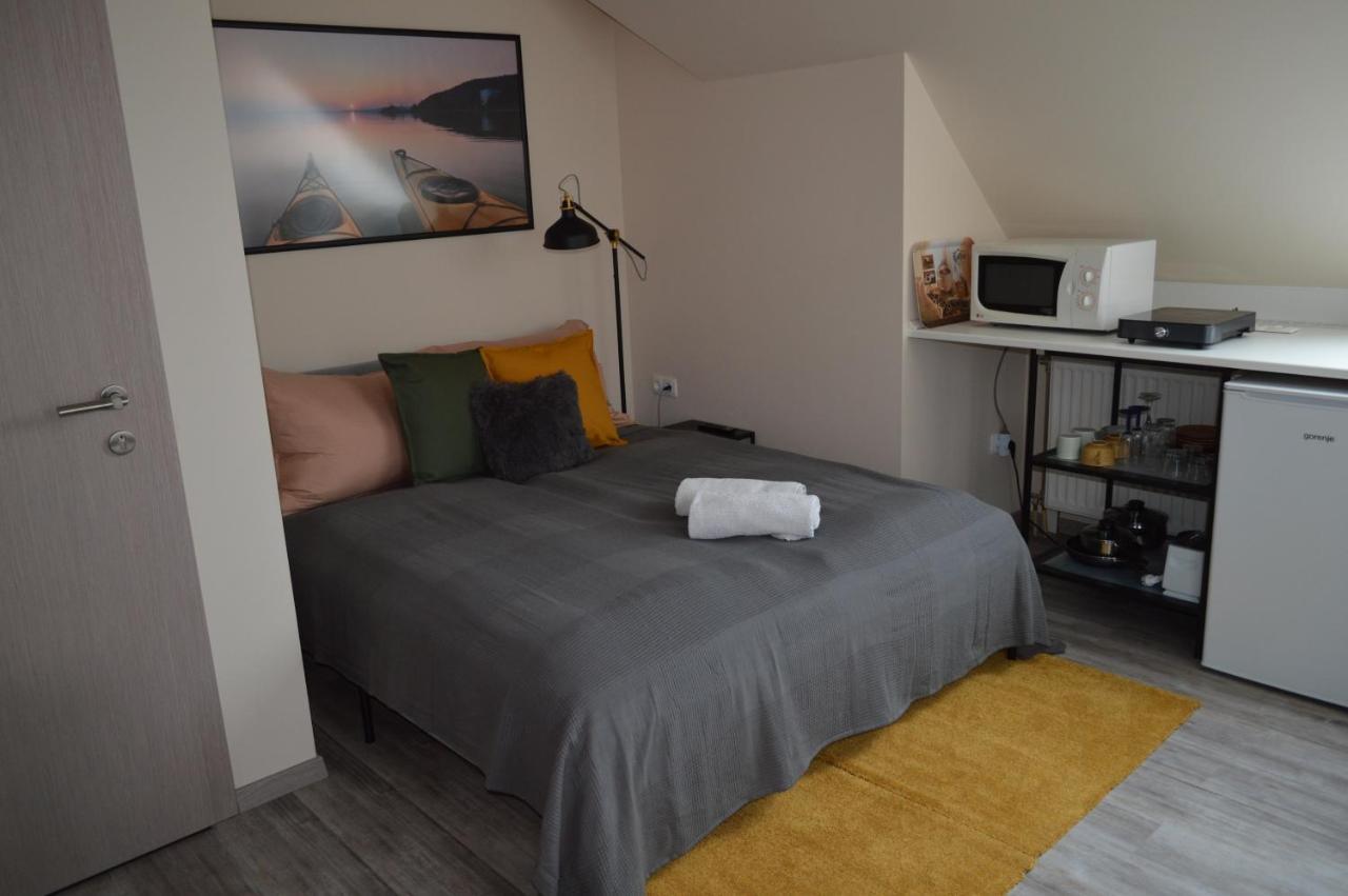 Rebeka Panzio Bed & Breakfast ตีฮานี ภายนอก รูปภาพ
