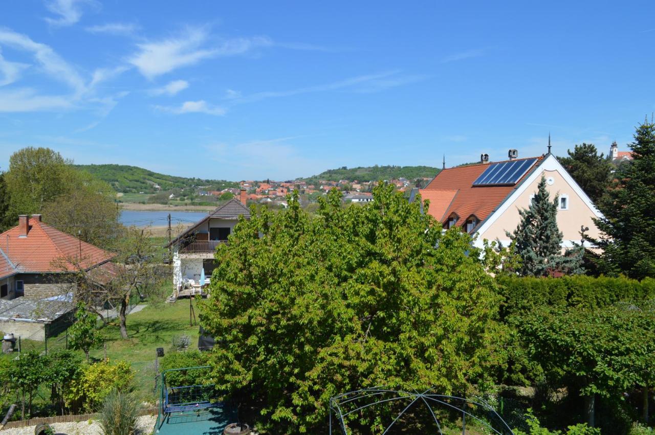 Rebeka Panzio Bed & Breakfast ตีฮานี ภายนอก รูปภาพ